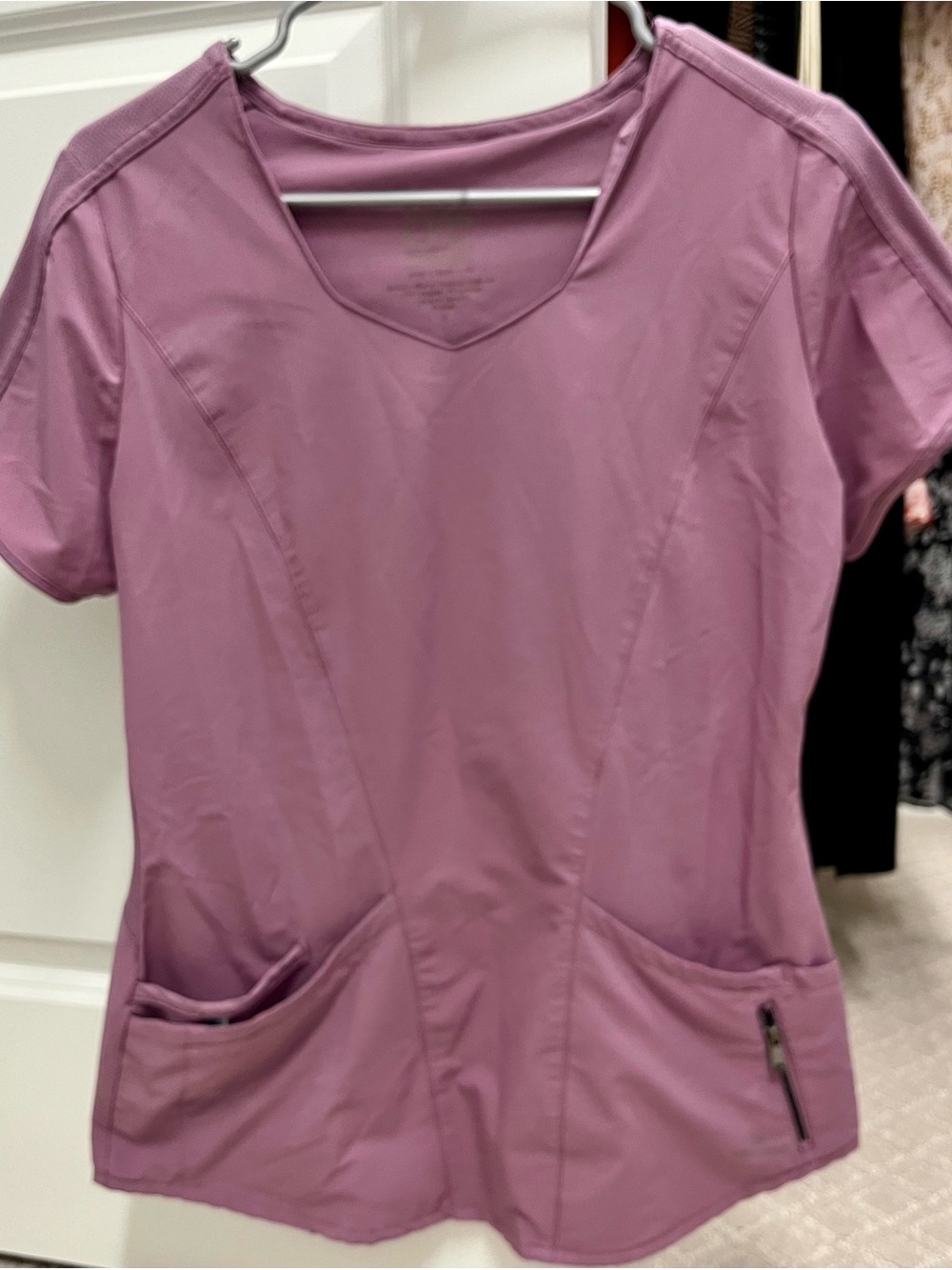 V-Neck Short Sleeve Scrub Top in Mauve with Front Pockets